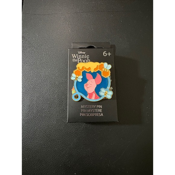 Loungefly Other - Loungefly Disney Winnie the Pooh Honeycomb Portraits Pin - Piglet